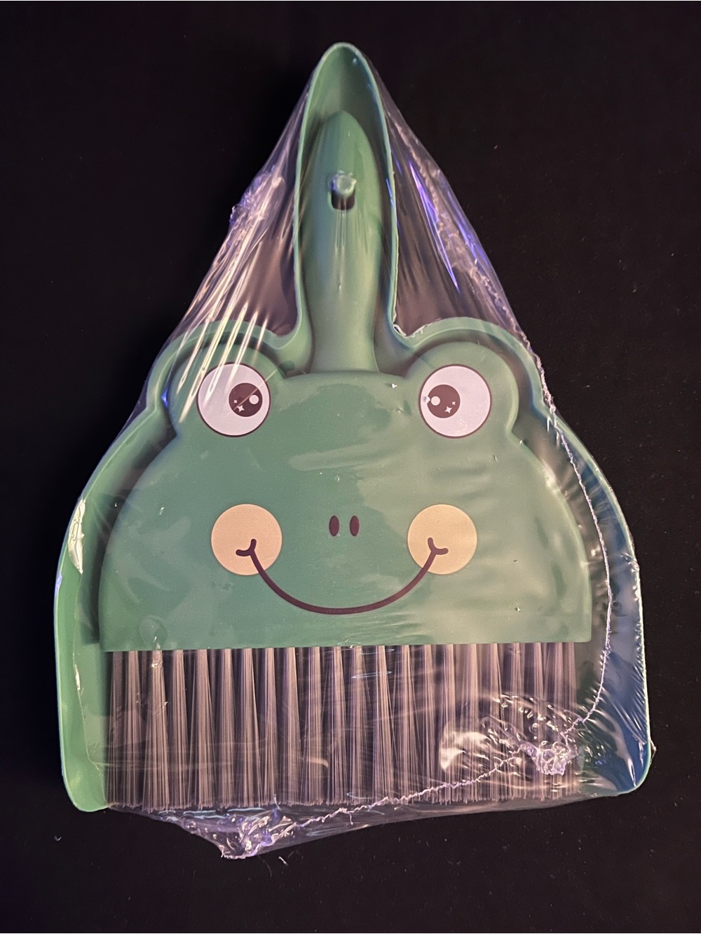 Brand New Frog Face Dust Pan - Green